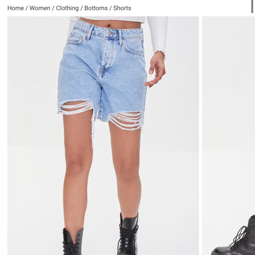 Forever 21 Distressed Denim Mom shorts size US 28
